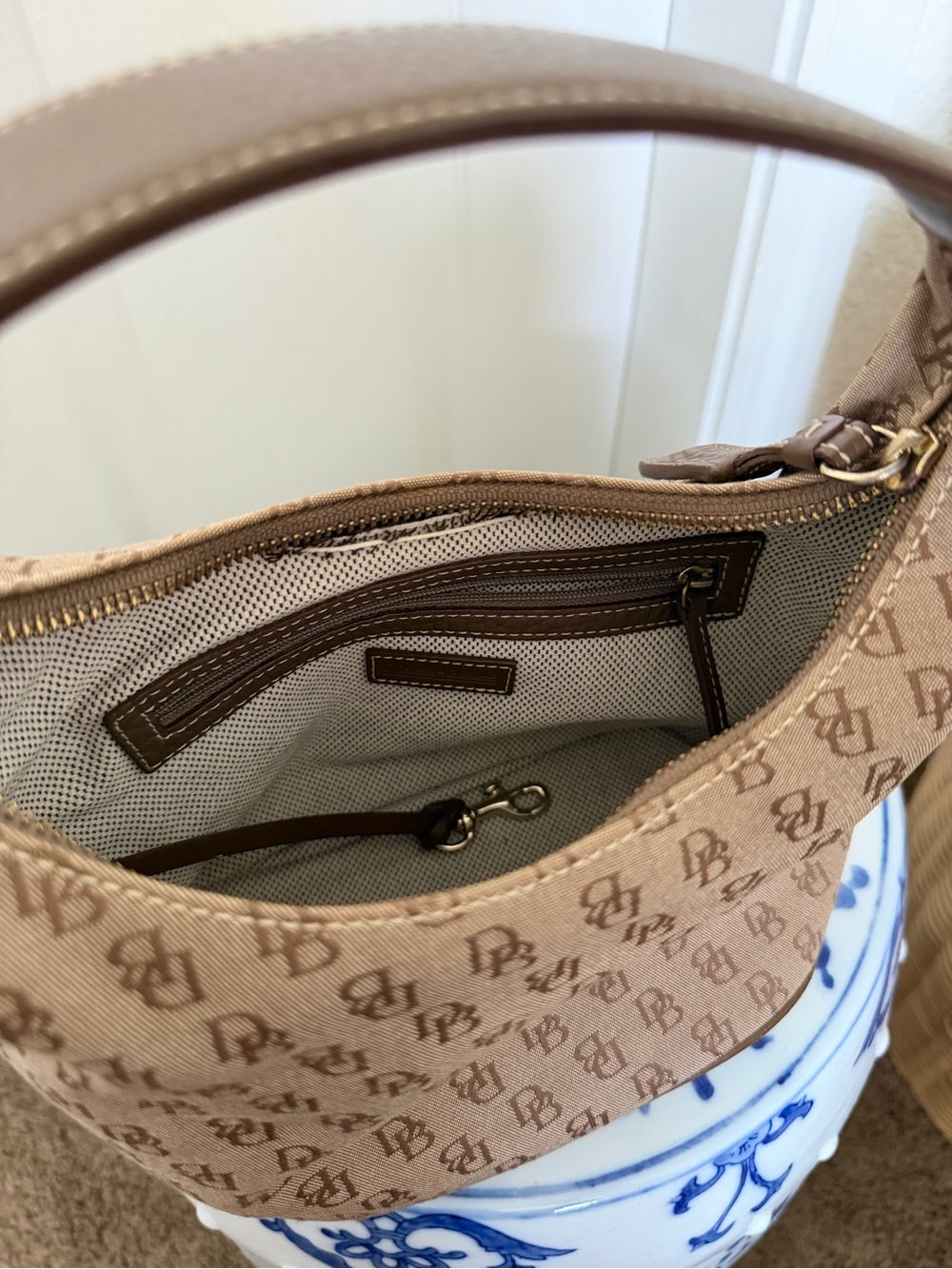 Dooney & Bourke Y2K Signature Monogram Hobo Bucket Bag - Picture 9 of 9